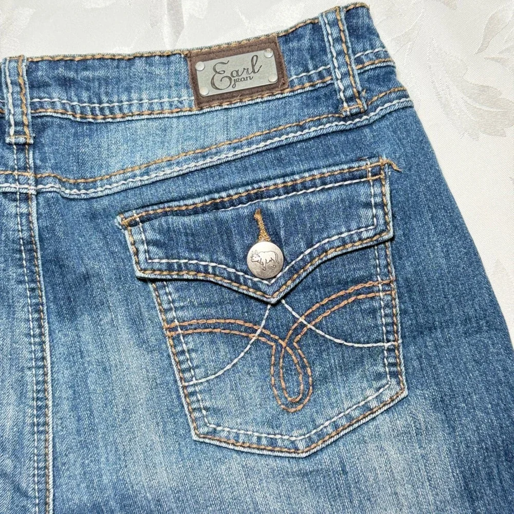 Earl Jean Women Medium Wash Denim Cuffed Shorts Size 8 Flap Back Pockets Y2K
